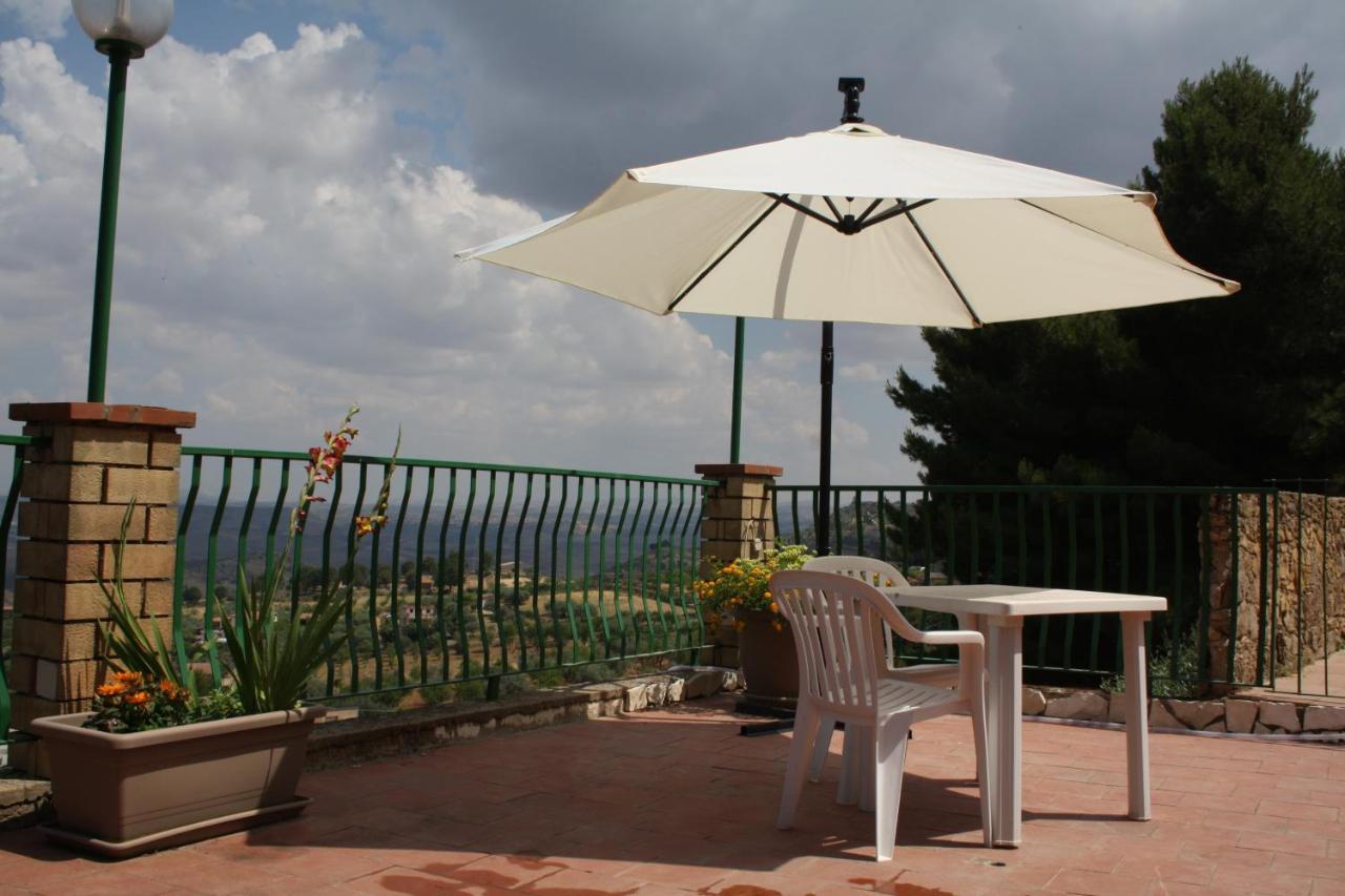B&B Borgo Pileri Mazzarino Exterior foto